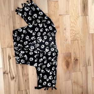 Women cropped deep V top size medium